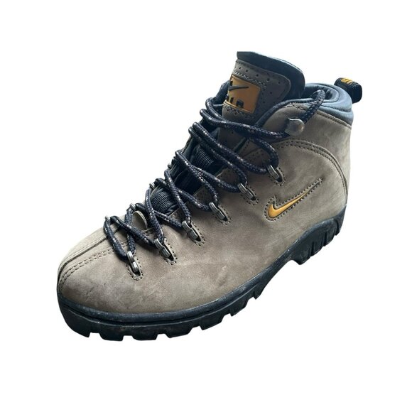 Nike ACG Shoes - Nike Air ACG Regrind Suede Leather 6 M Hiking Trail Boots Gorpcore Suede Brown